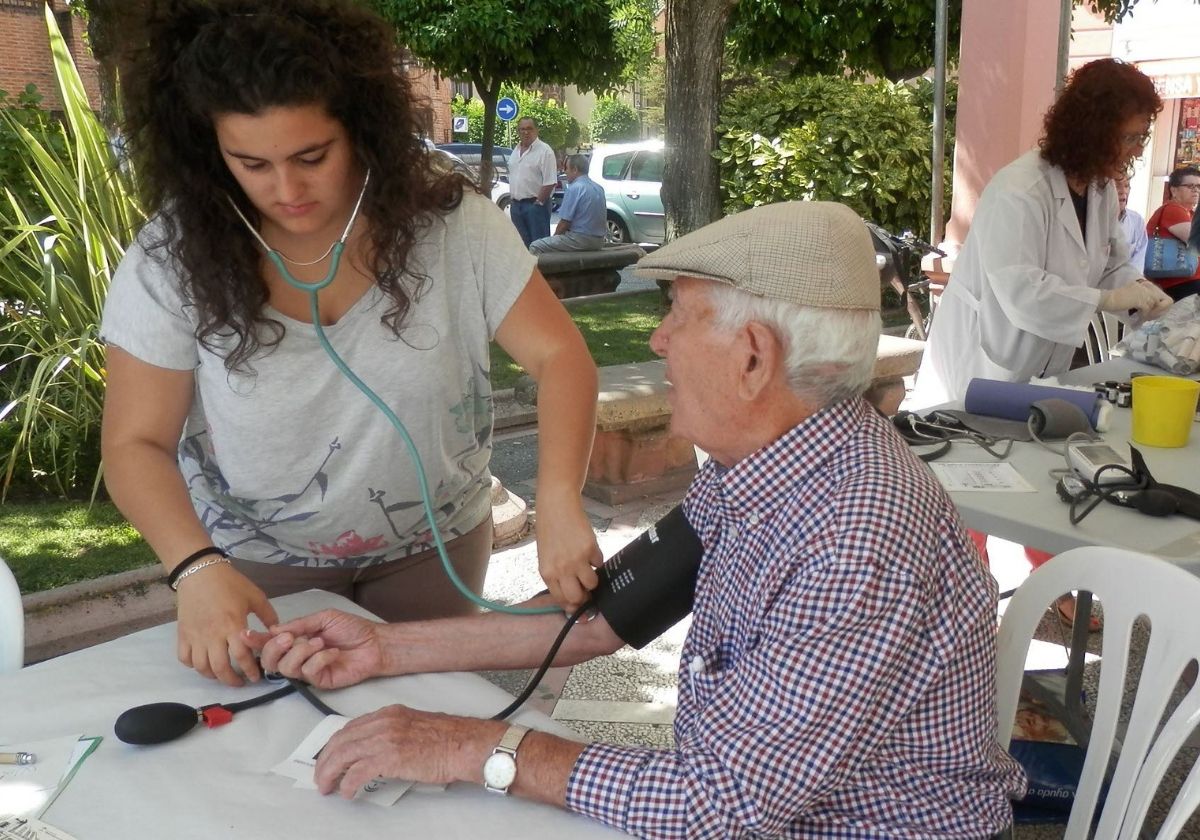 ¿Adiós al tensiómetro?: inventan un nuevo método para mediar la presión arterial tras más de un siglo sin avances