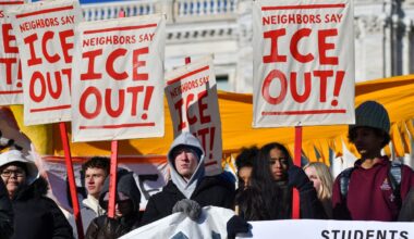 La Jornada - Trump amenaza con usar al ejército en las protestas contra ICE en Minesota