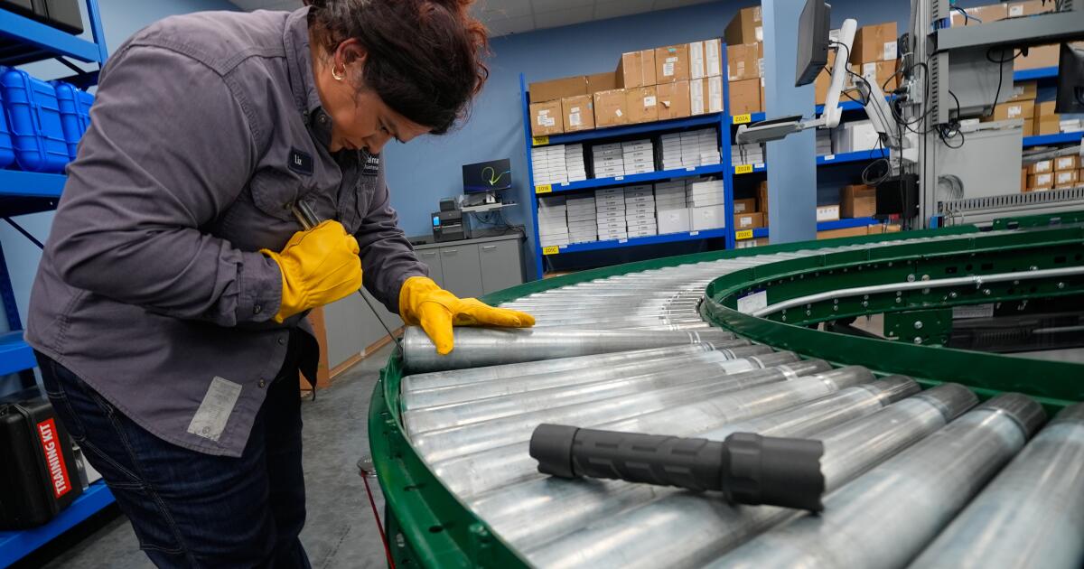 La lenta contratación cierra un año frustrante para los buscadores de empleo en EEUU