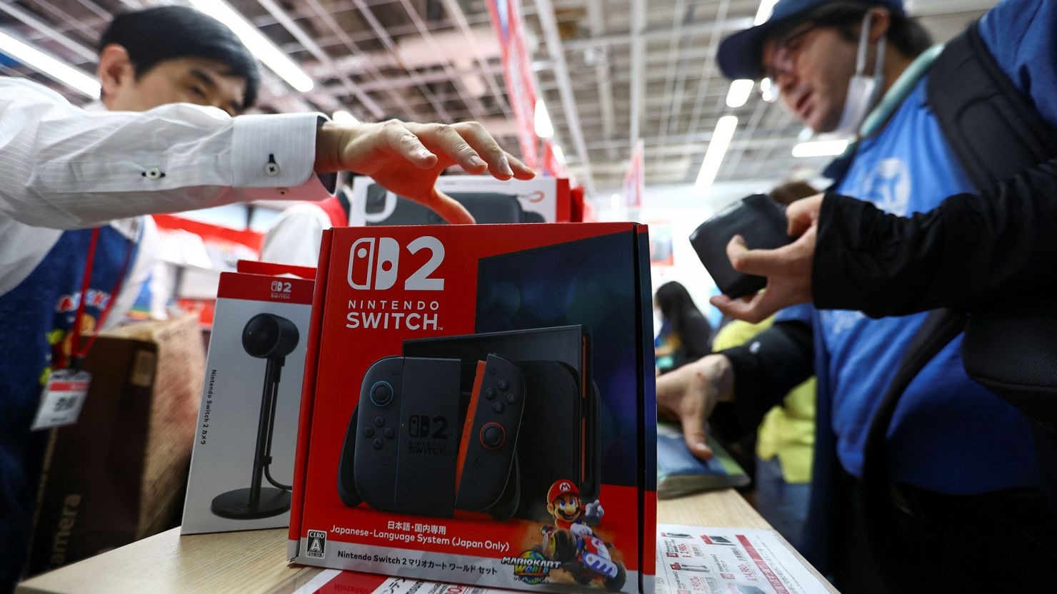 Datos y gráficos muestran el dominio absoluto de Nintendo Switch 2 en ventas de 2025 en Japón