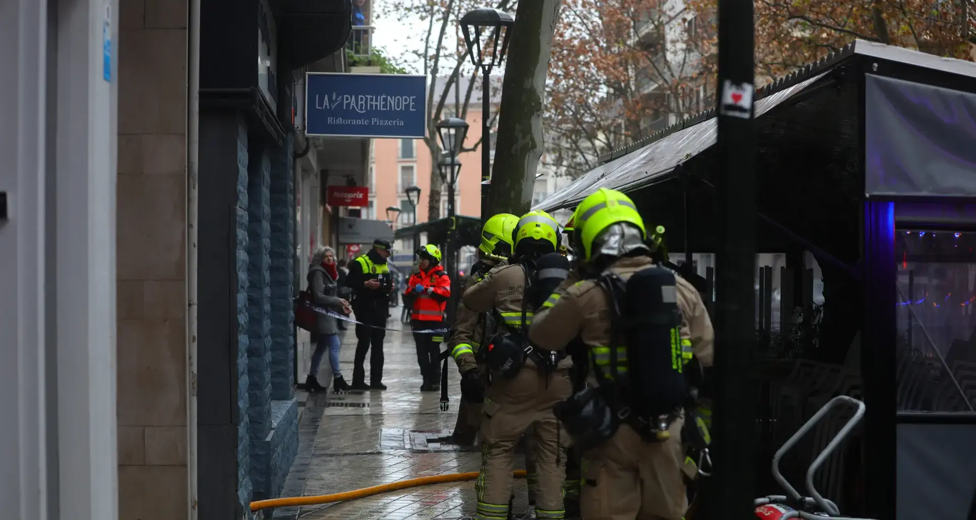 "Hemos oído una explosión y hemos salido corriendo"