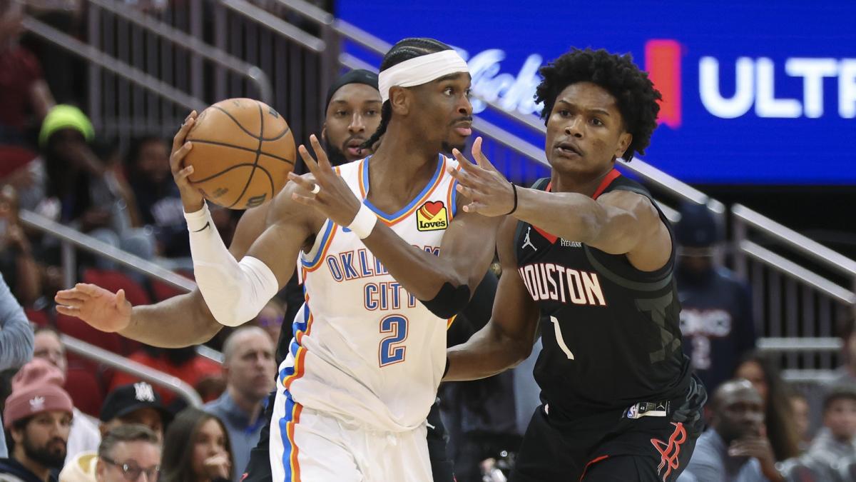 Shai Gilgeous-Alexander, iniciando un ataque ante Amen Thompson.