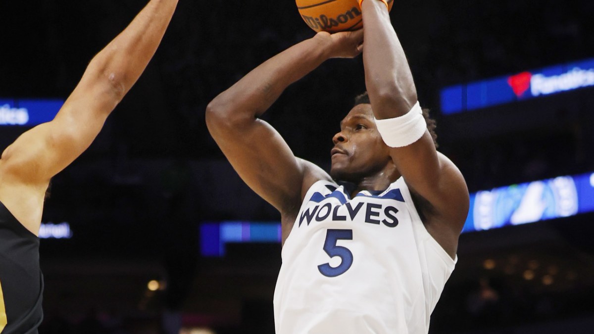 Anthony Edwards, durante el partido contra Cleveland Cavaliers.