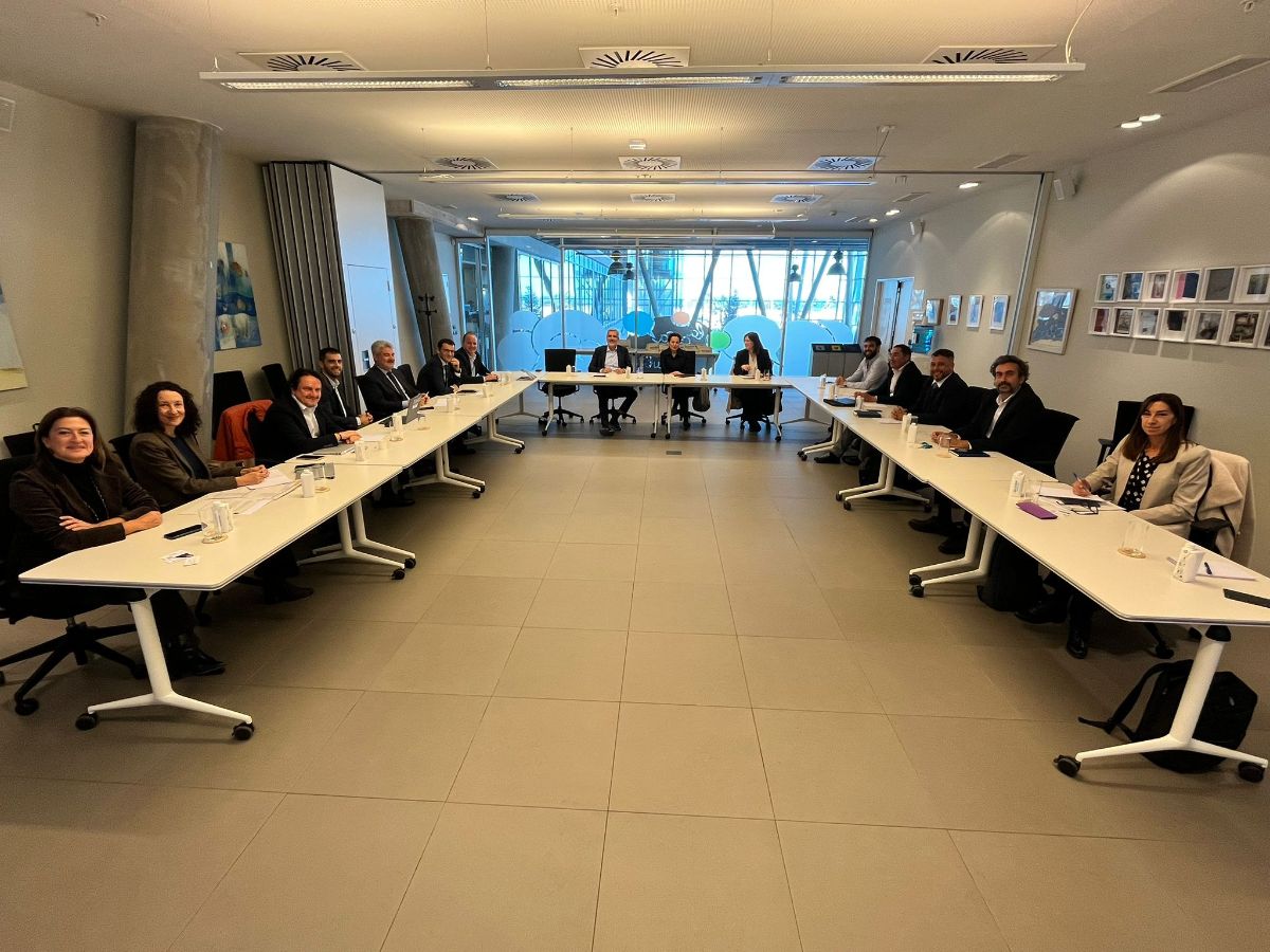 Esther Monterrubio se reúne con el sector del transporte marítimo para impulsar formaciones de movilidad sostenible