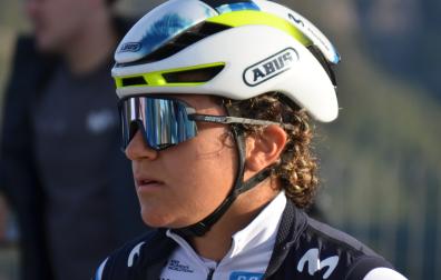 Paula Ostiz en la concentración de Movistar.