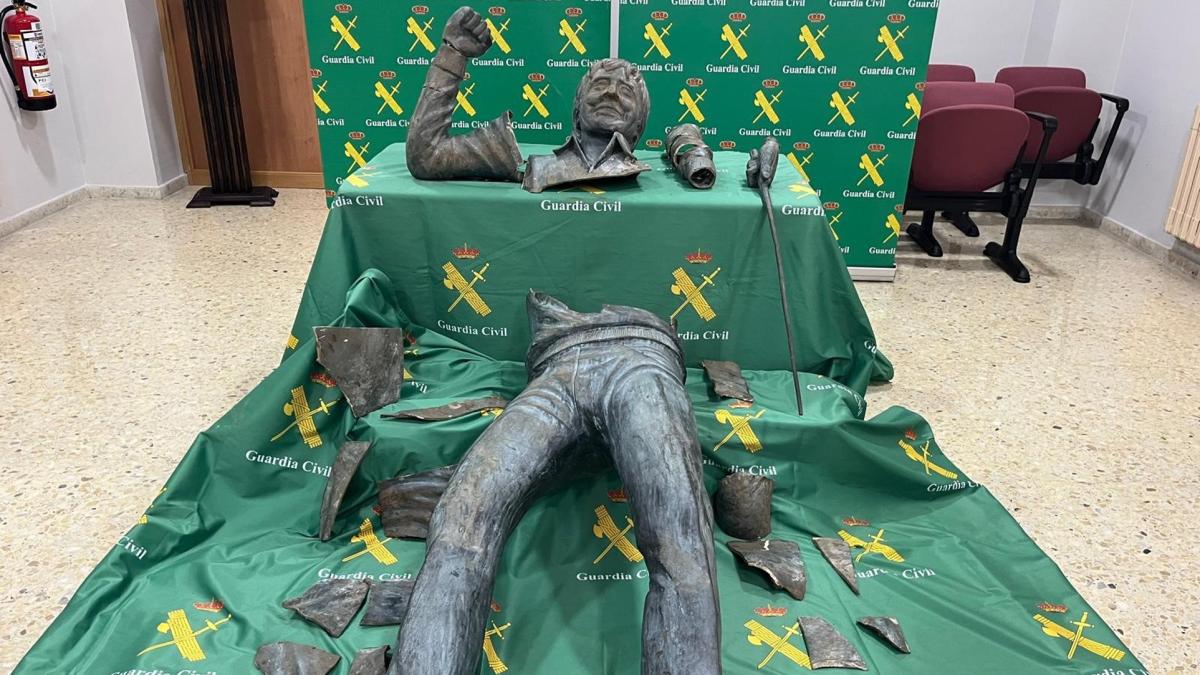 Hallan troceada para su venta la estatua de 'Seve' y detienen a un hombre por su robo