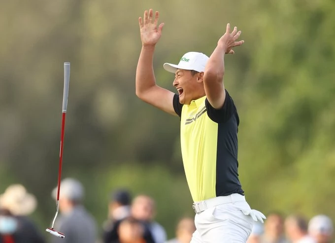 Haotong Li celebra su victoria en el Commercial Bank Qatar Masters 2025. © DP World Tour