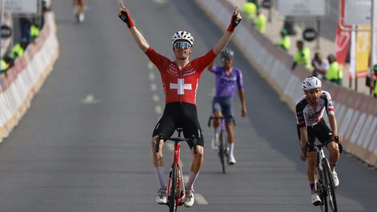 Schmid estrena su palmarés en 2026 imponiéndose a Yates en la Muscat Classic