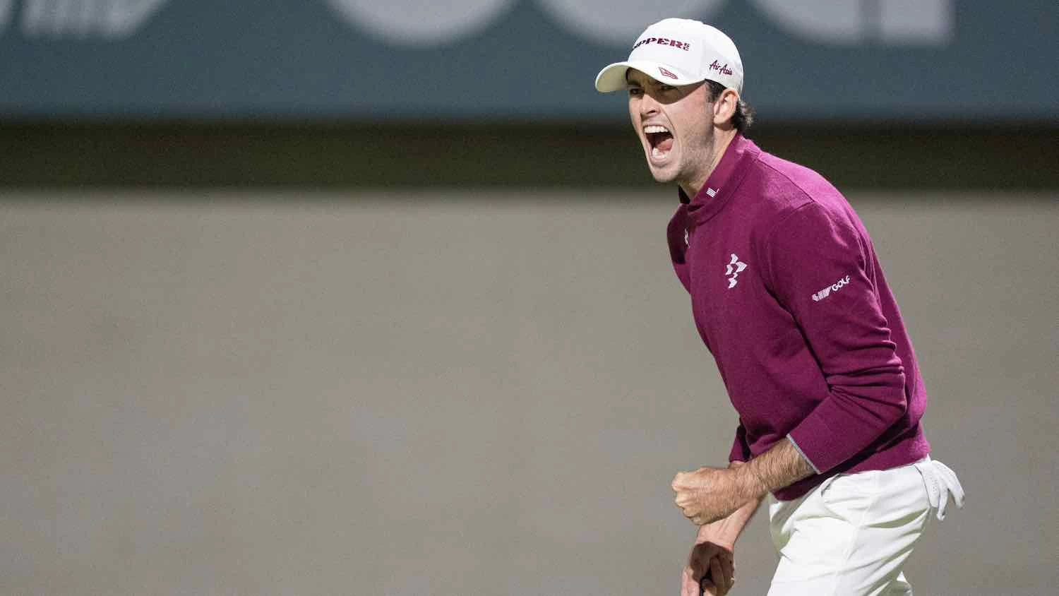 Elvis Smylie celebra su victoria en el LIV Golf Riyadh.