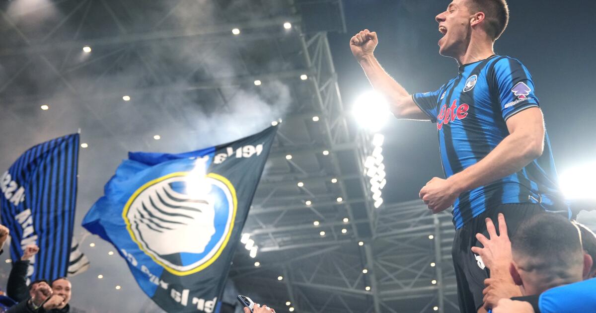 Con agónico penal, Atalanta fulmina a Dortmund y avanza a octavos en la Champions