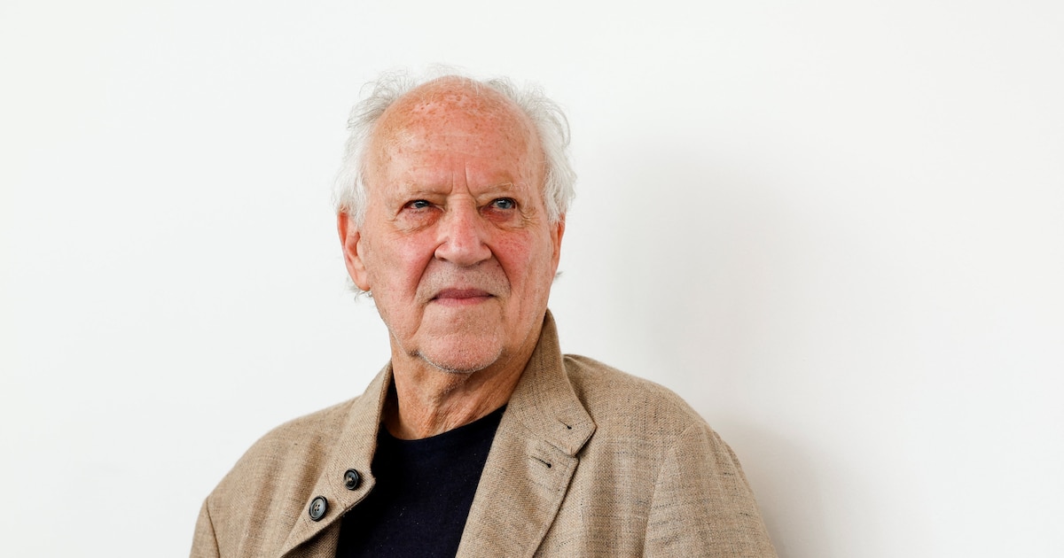 Werner Herzog, contra la grabación compulsiva con teléfonos móviles: “Guardo las cosas en mi alma y en mi memoria”
