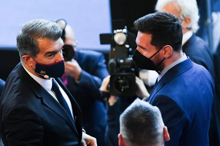 Joan Laporta y Lionel Messi en el Camp Nou el 17 de marzo de 2021