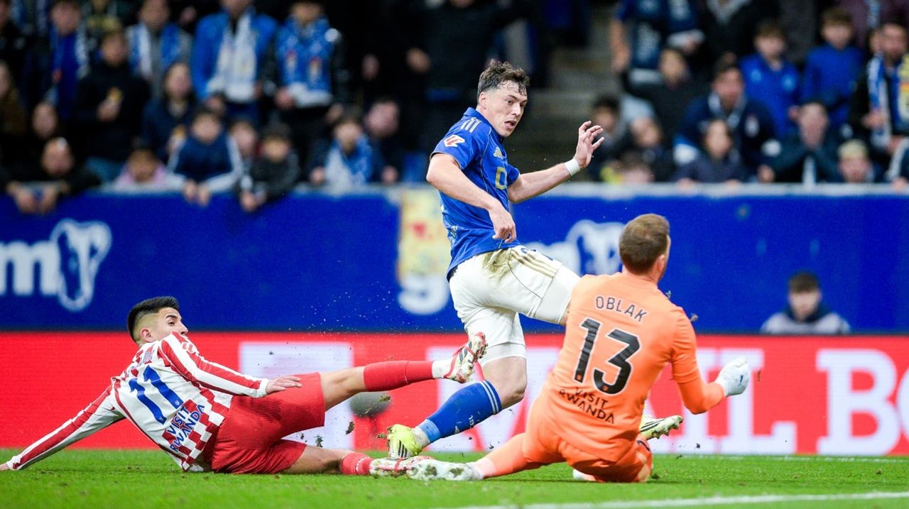 Castigo demasiado cruel para un notable Real Oviedo: 0-1 de Julián Álvarez en el descuento - La Voz de Asturias