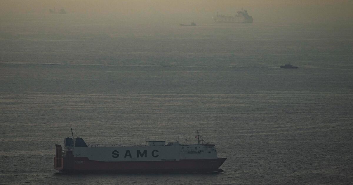 Irán empieza a formalizar su control del estrecho de Ormuz con un régimen de “peaje”