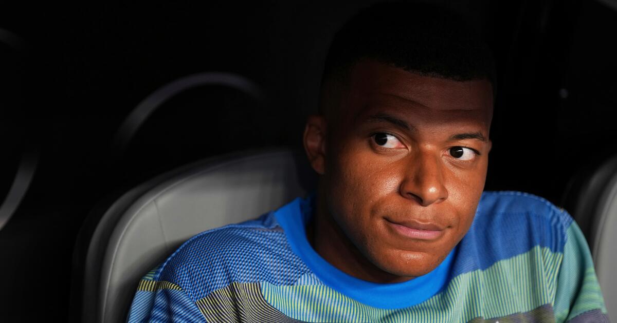 Mbappé niega que el Real Madrid examinara la rodilla equivocada tras su lesión