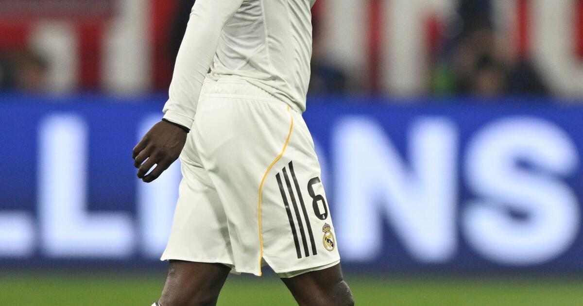 Arbeloa, técnico del Real Madrid, critica la expulsión 'inexplicable' de Camavinga