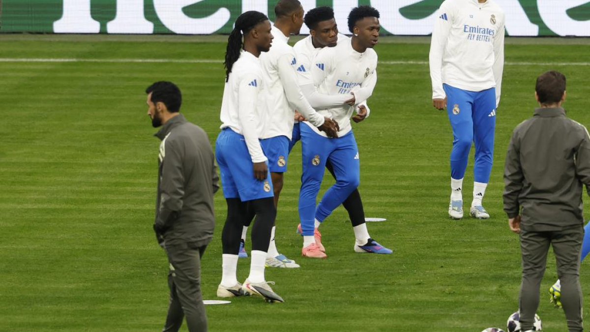 "Los jugadores del Madrid se cargaron al entrenador y ahora están destruyendo el vestuario"