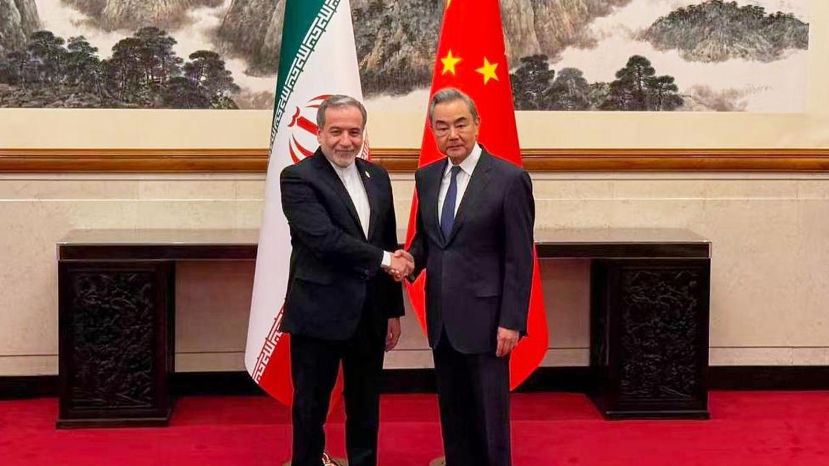 China empuja a favor de la reapertura de Ormuz y el “cese total” de las hostilidades