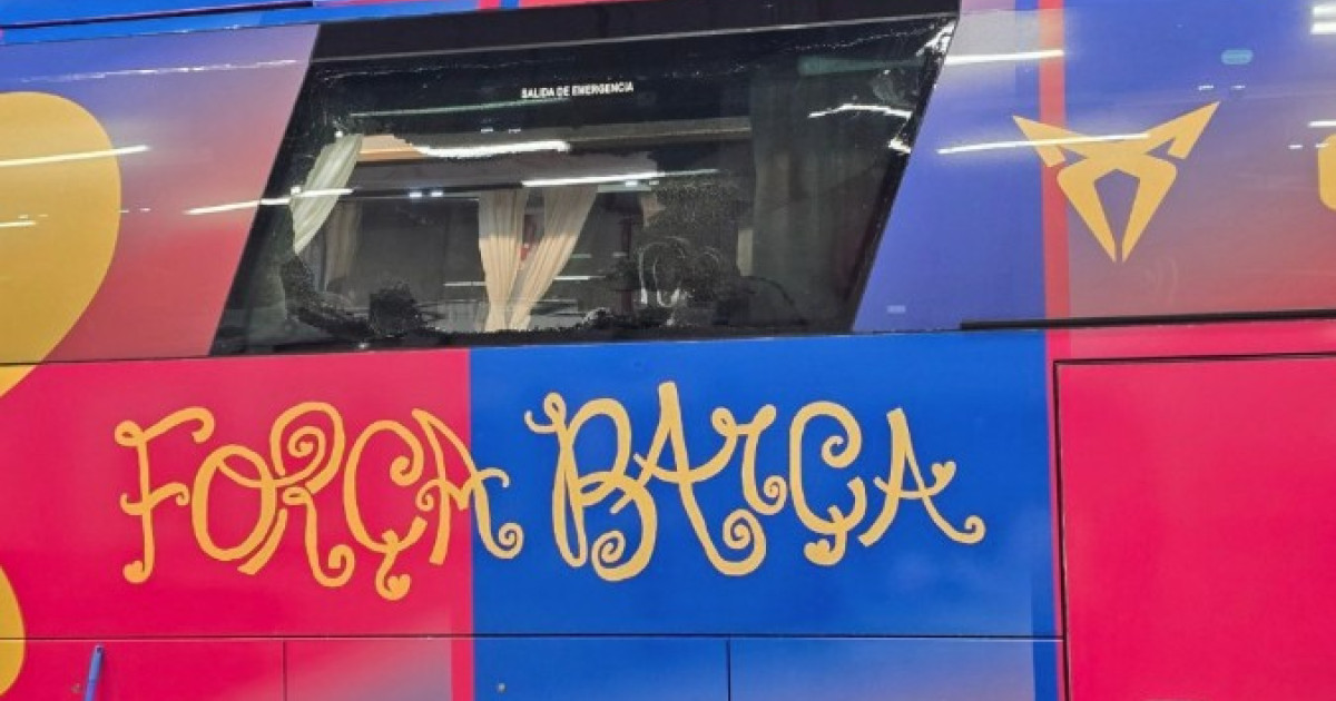 apedrean su propio autobús por error y después el del Real Madrid