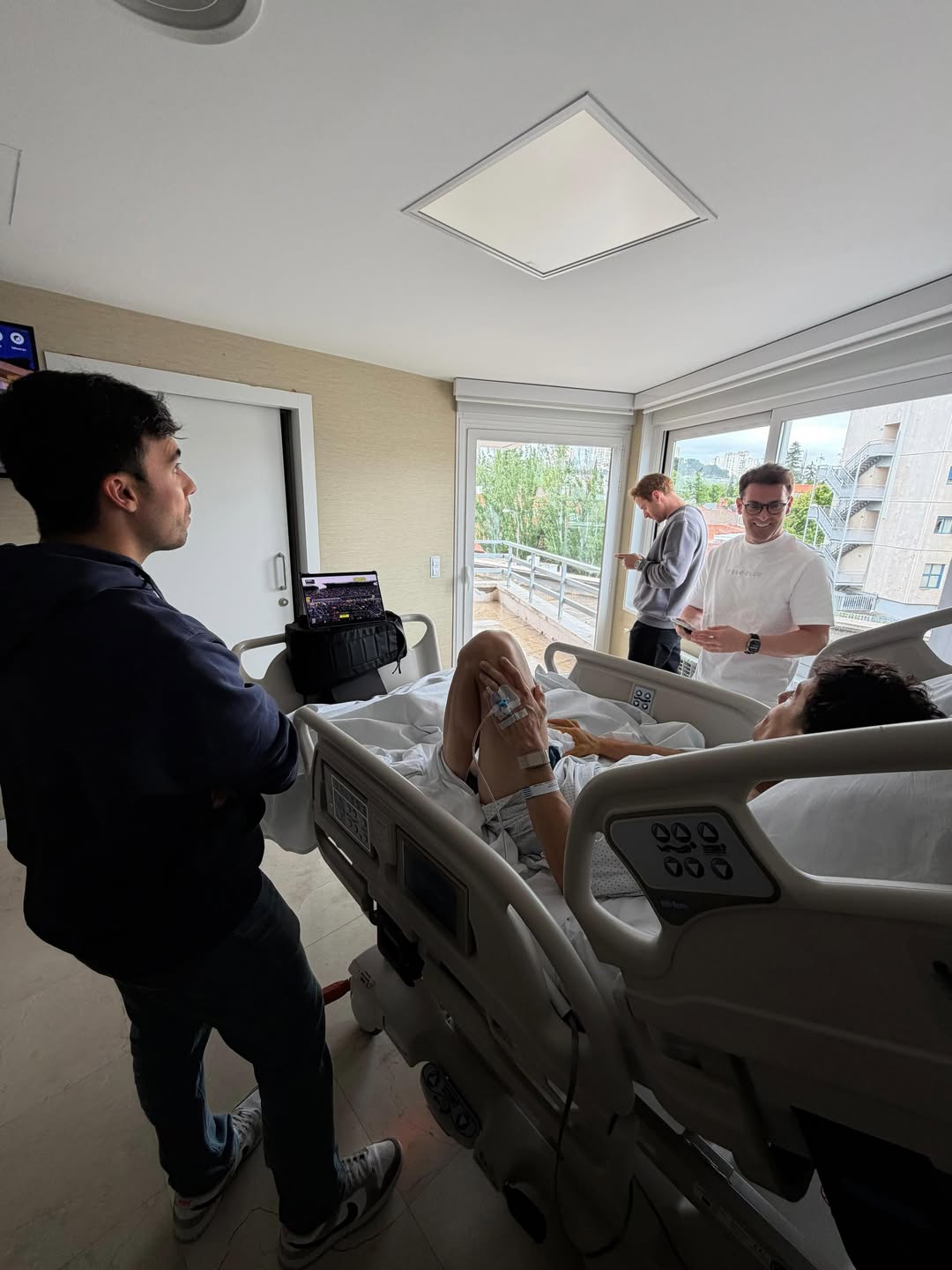 Marc Márquez, en la cama.