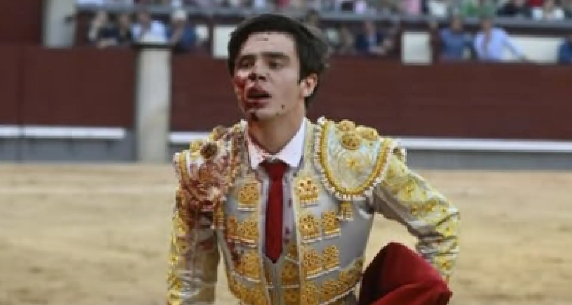 La valentía del torero catalán Mario Vilau en la Feria de San Isidro: "Terminó la faena con una cornada de 15 centímetros"
