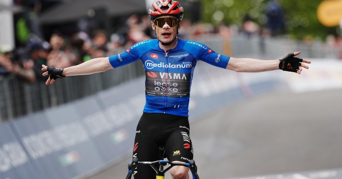 Vingegaard arrasa en otra etapa del Giro y recorta el liderato de Eulálio