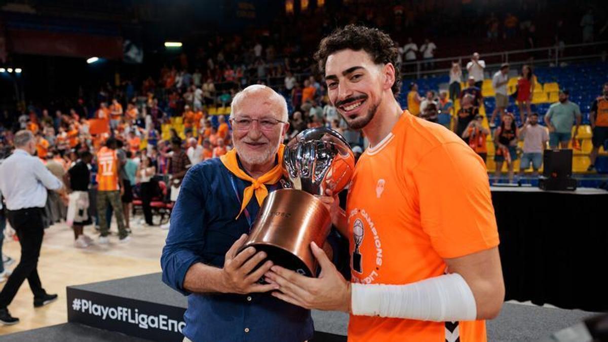 Enric Carbonell explica la situación del Valencia Basket
