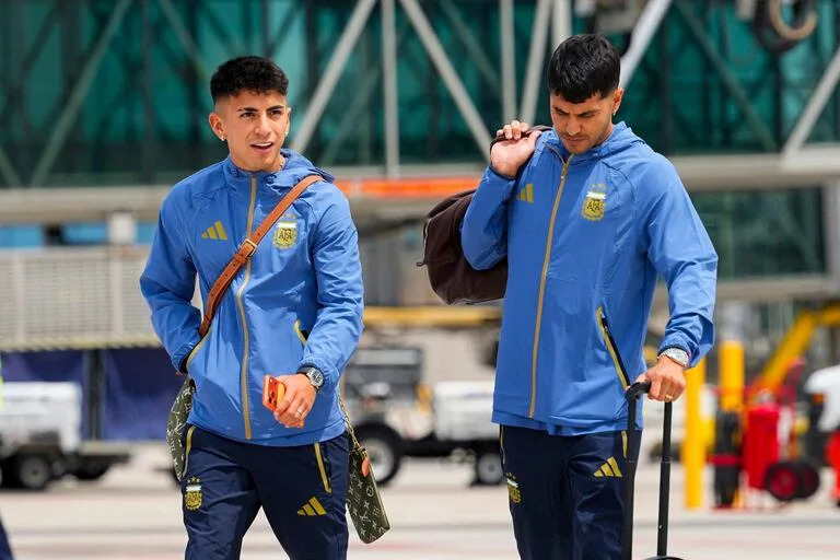 La emotiva despedida de Exequiel Palacios con su familia antes de viajar con la selección argentina al Mundial.
