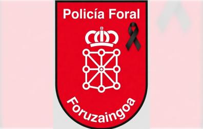 Escudo de la Policía Foral, con el crespón negro