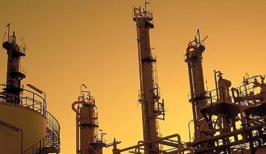 La industria española prolonga su calvario energético y paga el doble que Francia y más que Alemania