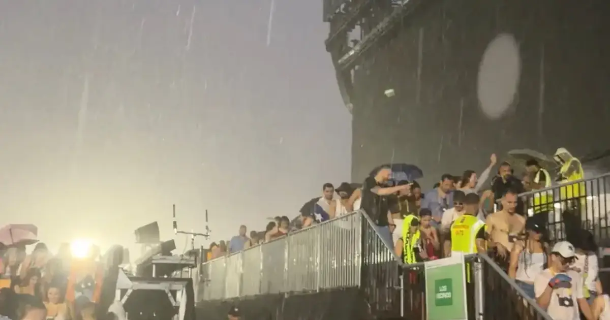 Cuatro mallorquines, entre los 80.000 evacuados del concierto de Bad Bunny en Milán por el temporal: «El granizo era como pelotas de golf»