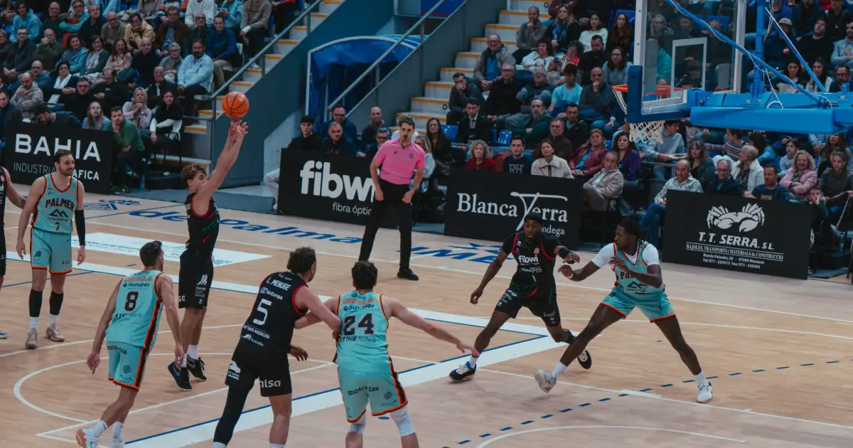 Palmer Basket-Fibwi Mallorca: Un derbi para empezar la temporada