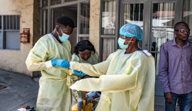 La OMS anuncia el inicio de un ensayo clínico para evaluar nuevos tratamientos contra el ébola en la RDC