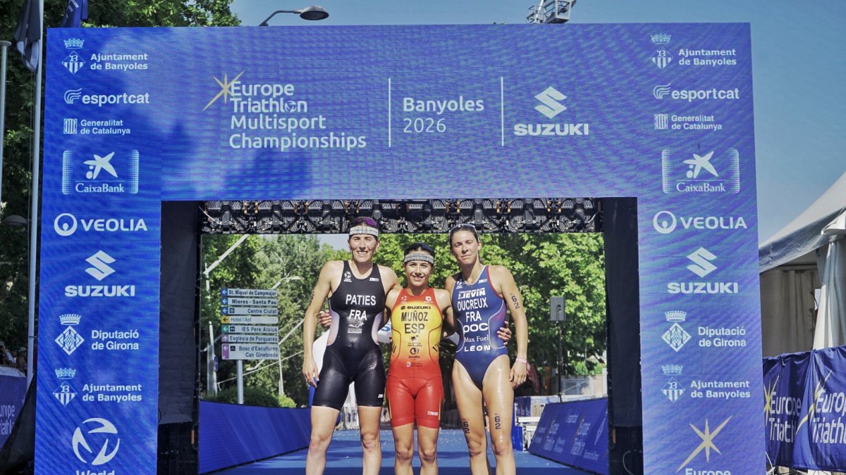 Marina Muñoz en el centro de la imagen como nueva campeona de Europa.