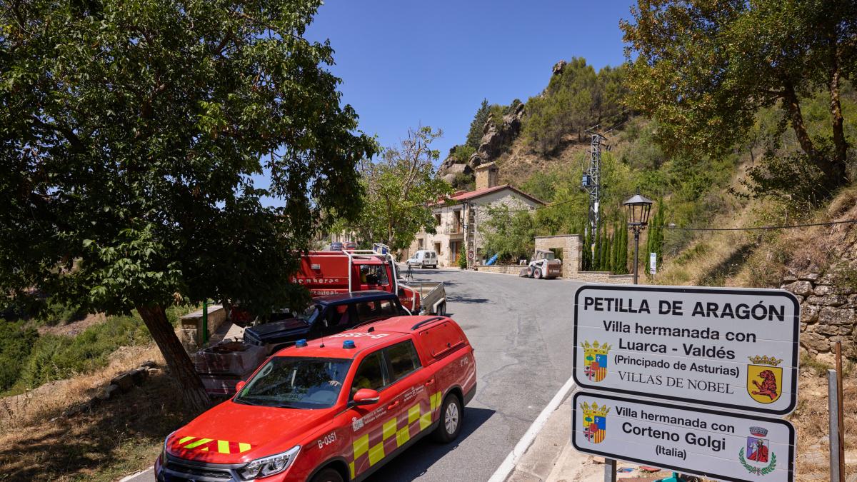 Los vecinos de Petilla de Aragón pueden volver a sus casas tras ser desalojados por el incendio de Cinco Villas