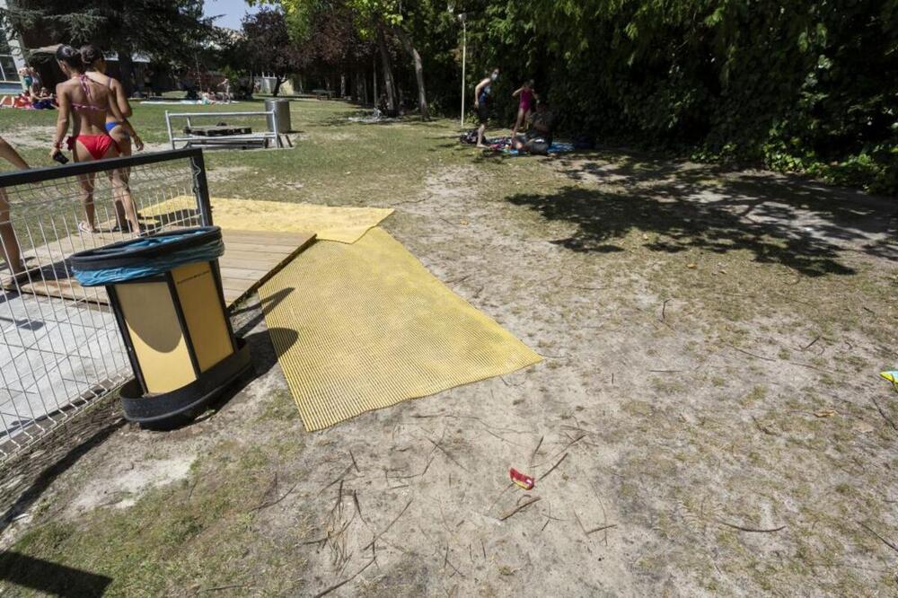 La dejadez sale a flote en las piscinas de El Plantío