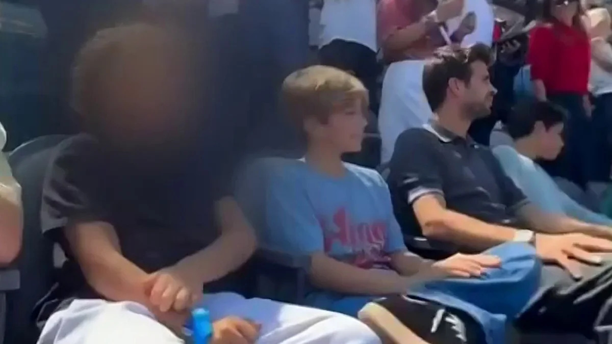 Piqué presencia el show de Shakira y el momento se vuelve viral durante la final del Mundial - Yahoo en Español Vida y Estilo