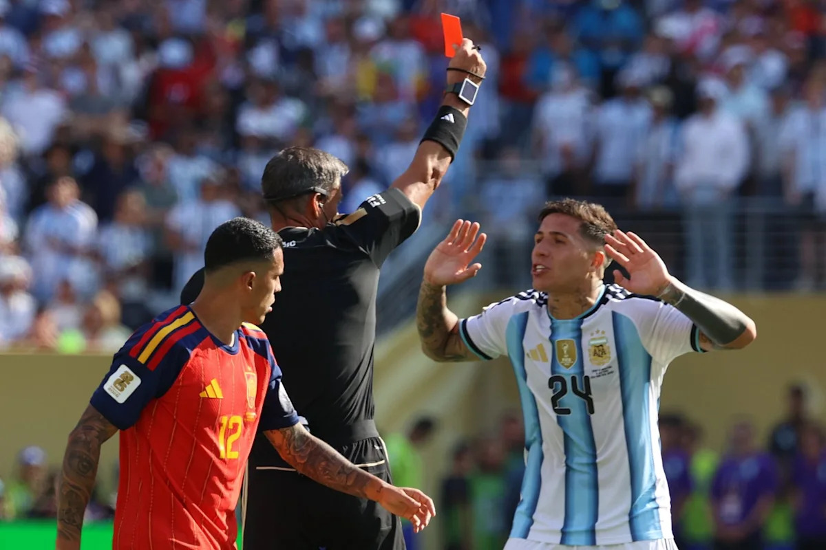 El escándalo de prostitución y drogas que involucró a Slavko Vinčić, el árbitro de la final Argentina vs. España que se acaba de retirar