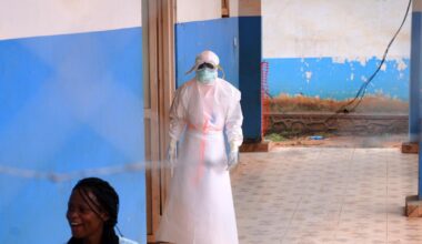 AP Explica: Los desafíos de combatir el brote de ébola que ha causado estragos en Congo y Uganda