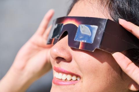 Solamente hay una forma segura de ver el eclipse