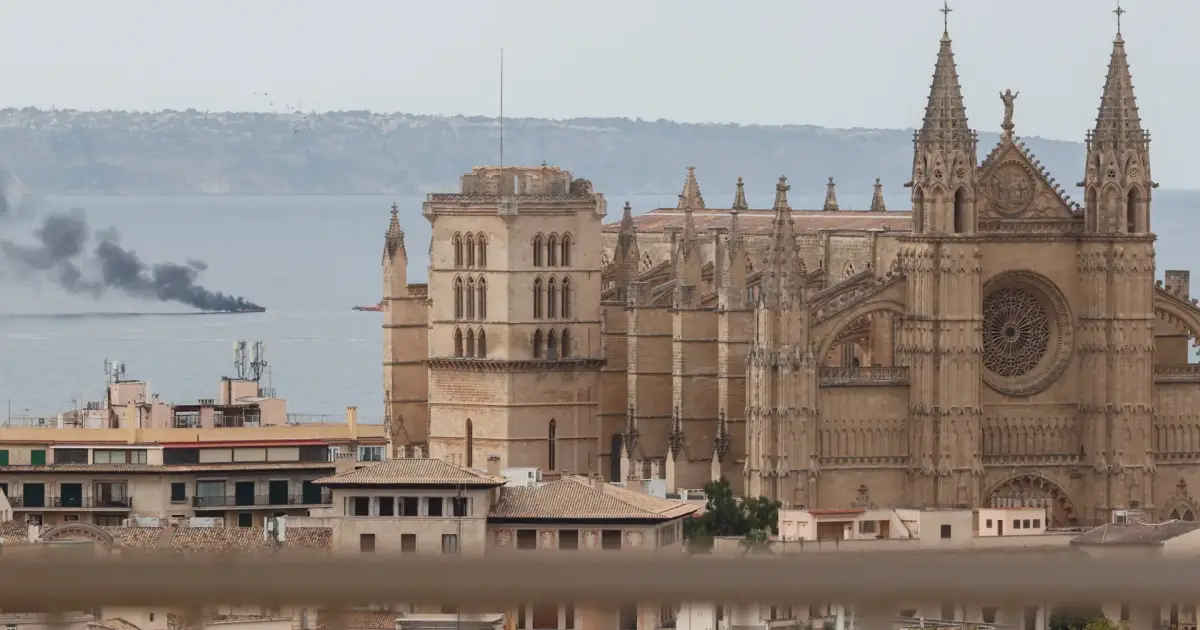 Incendio en un velero en Palma tras arder sus baterías de litio