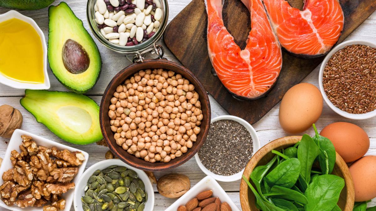 La dieta cetogénica tiene mayores beneficios para la salud que otras dietas populares para bajar de peso