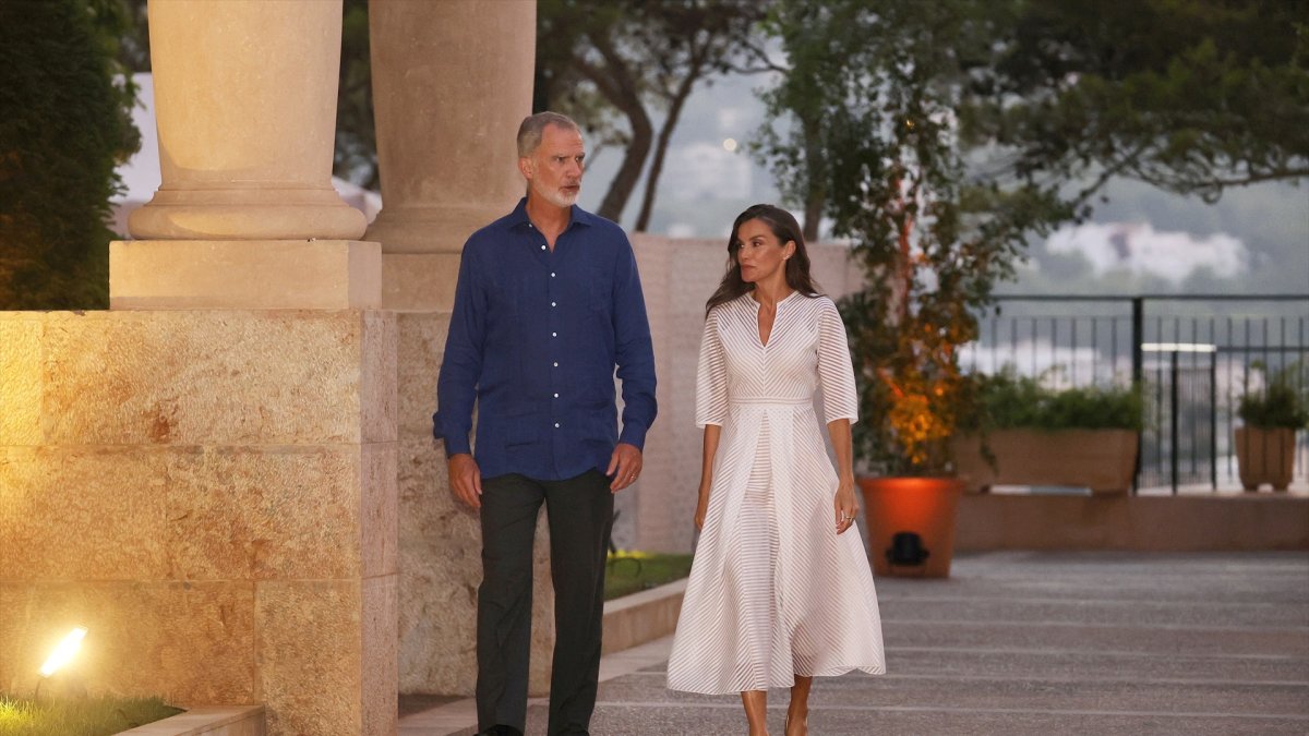 El Rey Felipe VI y la Reina Letizia en el Palacio de Marivent.