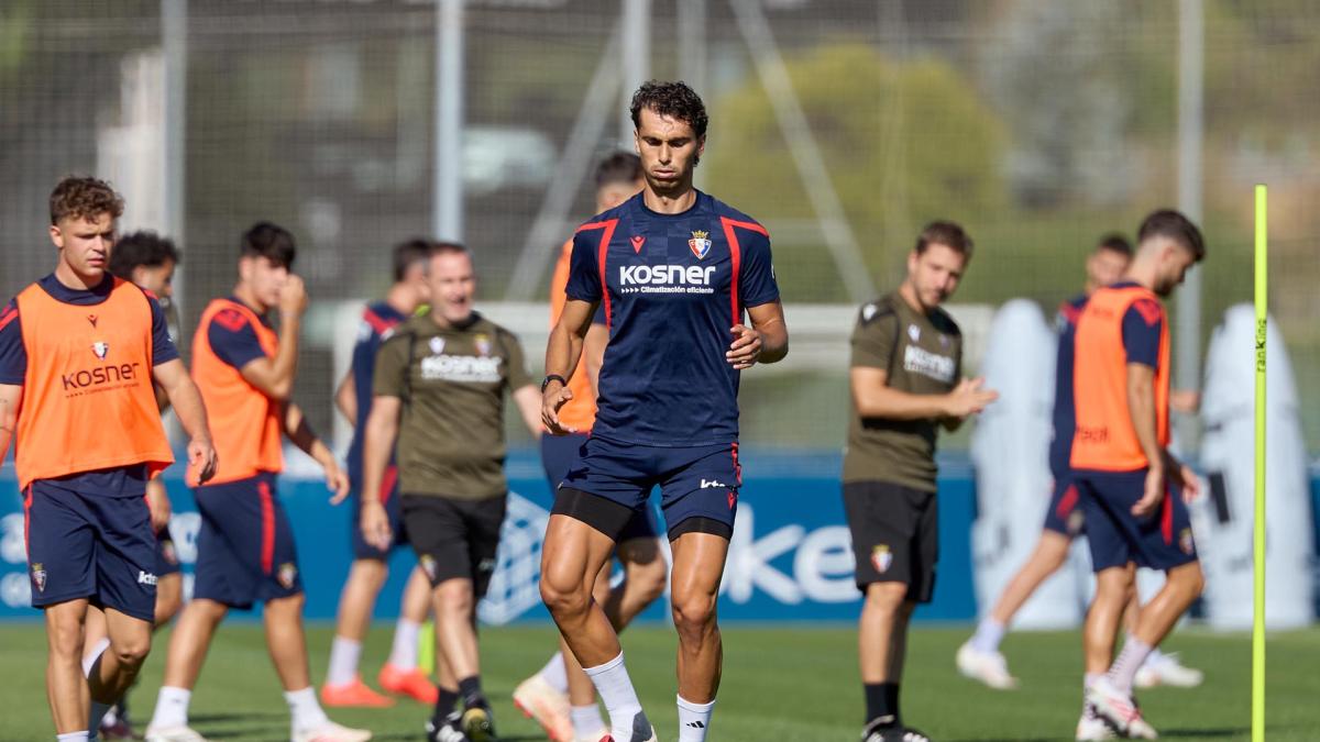 Fotos de la última sesión de Osasuna antes de medirse en EL Sadar al Al-Ain - Diario de Navarra