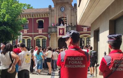 Agentes de la Policía Foral durante las fiestas de Estella