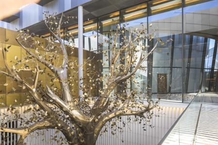 Arte contemporáneo. Árbol de bronce y latón de Diego Brelièr