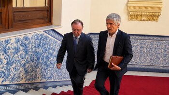 El ministro del Interior, Fernando Grande-Marlaska, se reúne con el presidente de la ciudad autónoma de Ceuta, Juan José Vivas  (Gabriela Sardá Núñez / Europa Press)