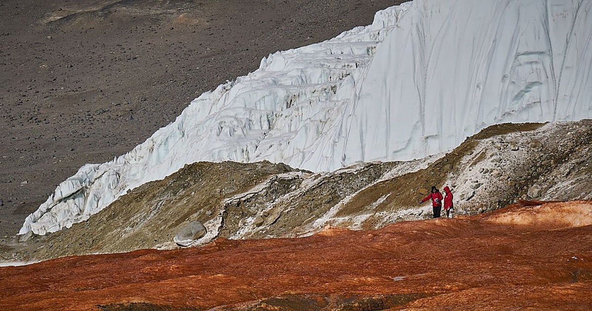 Las 'Cataratas de sangre' de la Antártida revelan los restos de un mar desconocido y oculto bajo el hielo