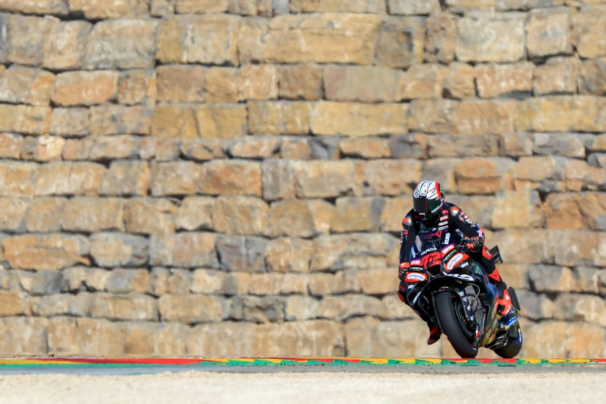 Marco Bezzecchi suma su tercera 'pole' de la temporada y el récord absoluto de Motorland