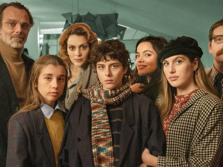 Los seis episodios de Netflix recorren el paso de Giovanna de la infancia a una adolescencia marcada por secretos y traiciones.